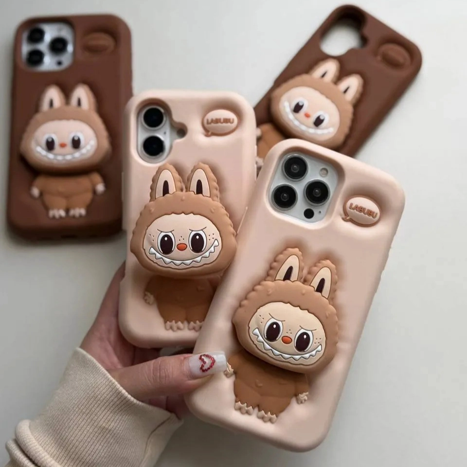 قاب سیلیکونی لبوبو عروسکی پاپ‌سوکت‌دار رنگ موکا و اسپرسو برای گوشی موبایل