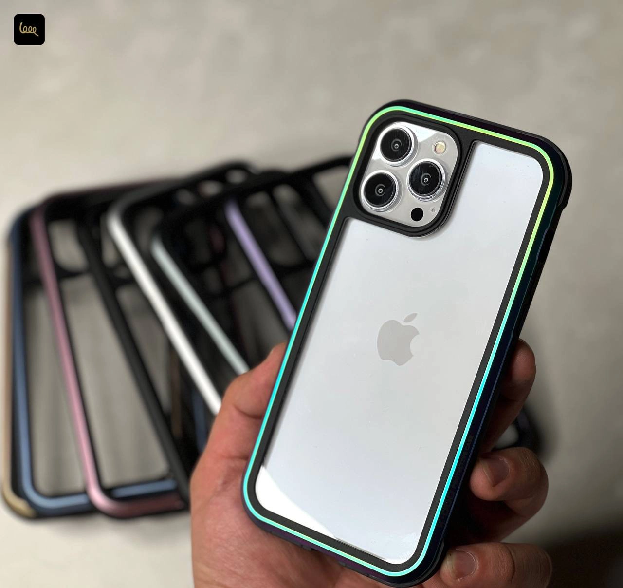 قاب محافظ آیفون K.DOO Ares با بامپر آلومینیومی و پشت شفاف روی آیفون