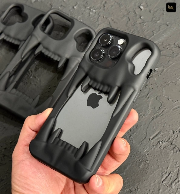 قاب گوشی دندان ببری (Tiger Tooth Case)