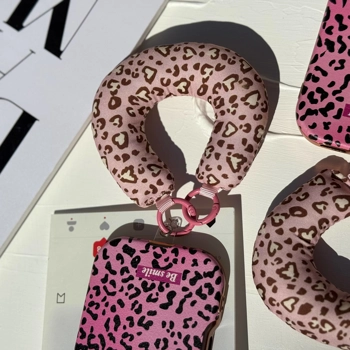 قاب گوشی کلاسیک پلنگی به همراه آویز ( Classic Leo Pink + Pendant)