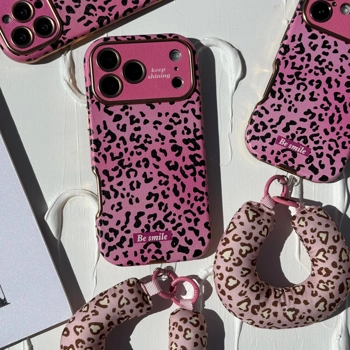 قاب گوشی کلاسیک پلنگی به همراه آویز ( Classic Leo Pink + Pendant)