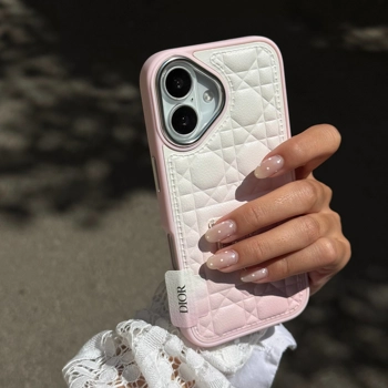 قاب گوشی دیور چرمی دایموندی پینکی (Dior Leather Diamond Pinky)