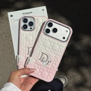 قاب گوشی دیور چرمی دایموندی پینکی (Dior Leather Diamond Pinky)