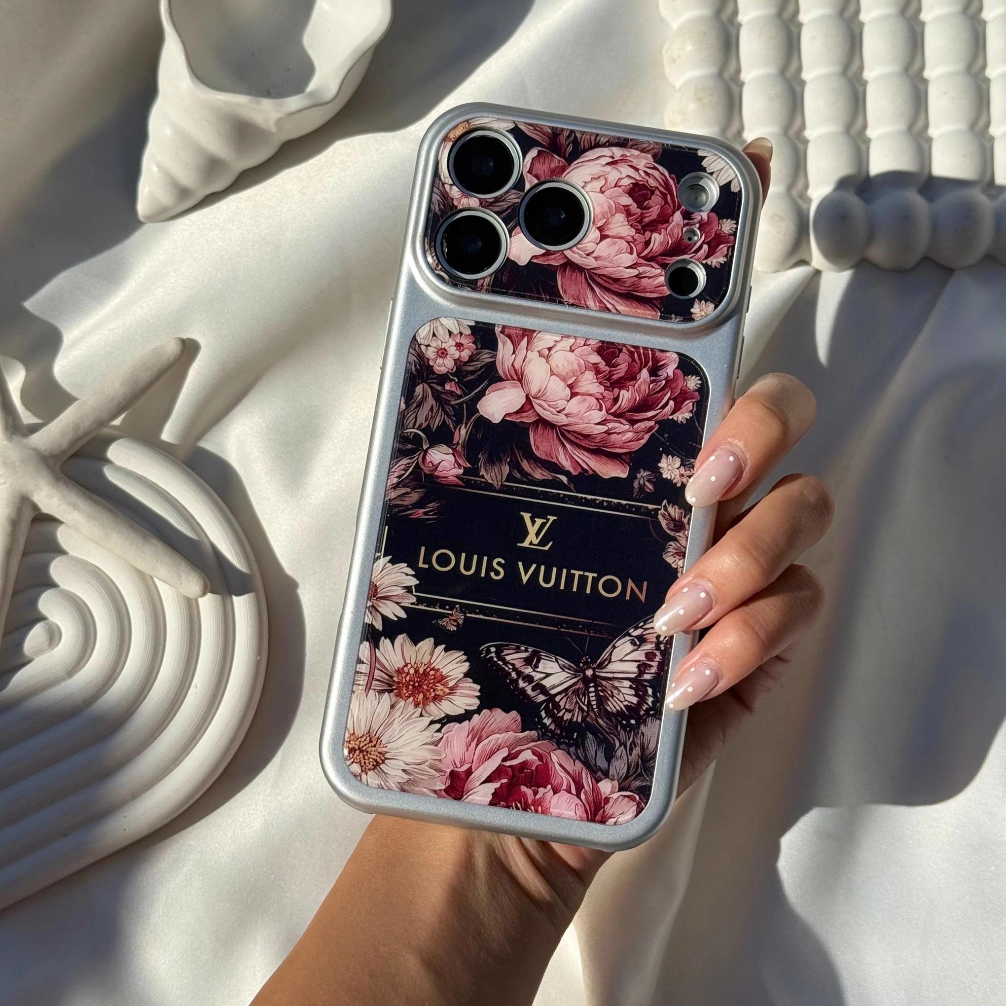 قاب گوشی ال وی کیس گلدار (Lv Floral Black) قاب گوشی ال وی کیس گلدار (Lv Floral Black)