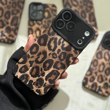 قاب گوشی پلنگی کبریتی(Hatch Leopard)