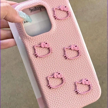 قاب آیفون Kitty Leather Pink Case صورتی با روکش چرمی و طرح برجسته کیتی روی بدنه
